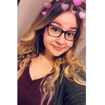 Profile Picture of Mary 🌻 (@MaryWalasinski) on Twitter