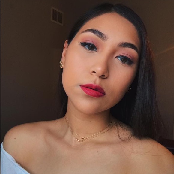 Profile Picture of Kristina Diaz (@kristinaxdiaz) on Poshmark