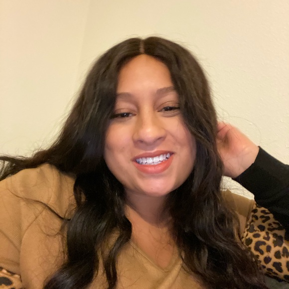 Profile Picture of Kaylee Shampine (@kayleeshampine) on Poshmark