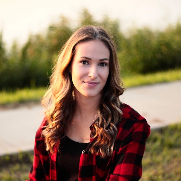 Profile Picture of Stacey Schellenberg (@stacey_marie_17) on Poshmark