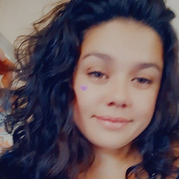 Profile Picture of Alisandra Andaverde (@alisandraandave) on Poshmark