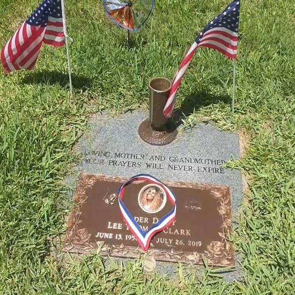 Profile Picture of Aaron Clark (@clarkaaronn17) on Poshmark