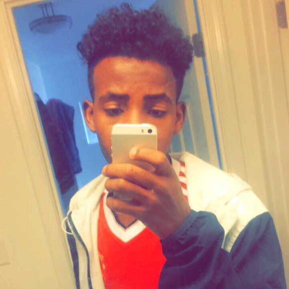 Profile Picture of Abdullahi Hussein (@lingofinnese10) on Poshmark
