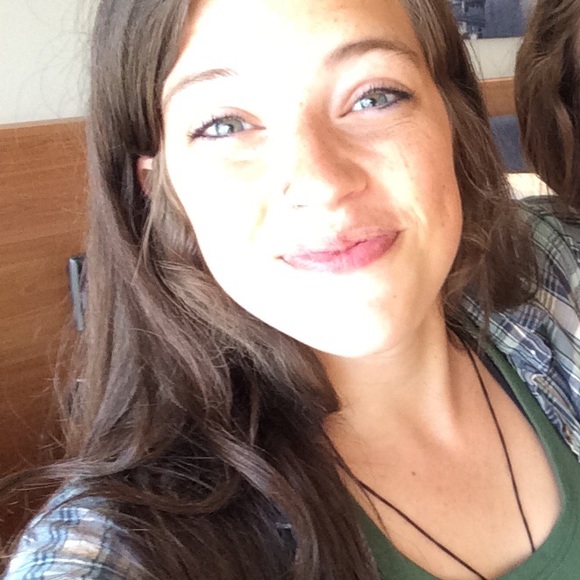 Profile Picture of Jenna Milinsky (@jen_mil) on Poshmark