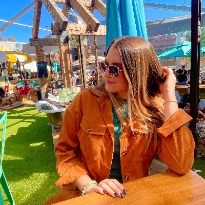 Profile Picture of Hannah Wright (@hannewright) on Twitter