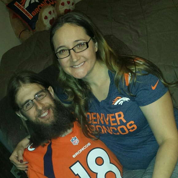 Profile Picture of Julie Hottovy (@jlhottovy) on Poshmark