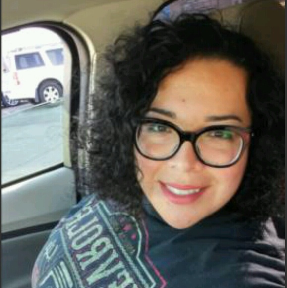 Profile Picture of Griselda Fernandez (@gunit01) on Poshmark