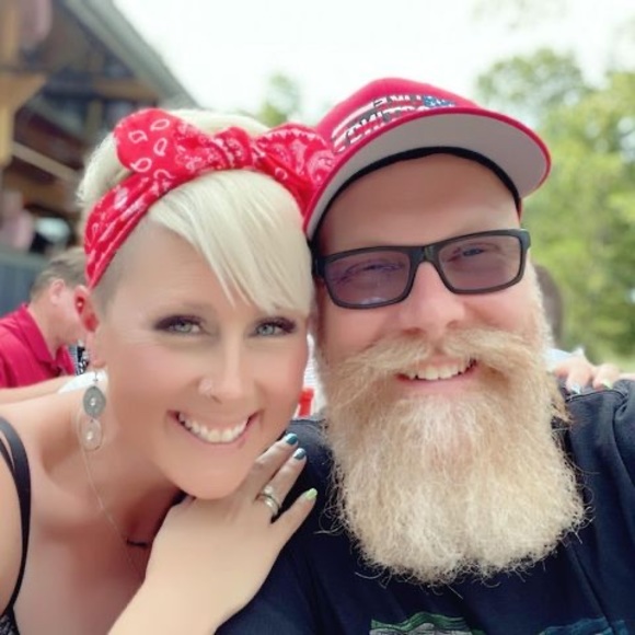 Profile Picture of Heather Steinacker (@hnicole1979) on Poshmark