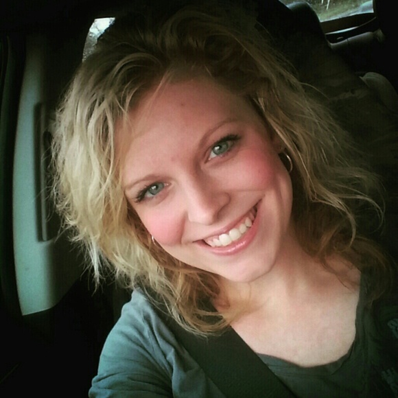 Profile Picture of Casey Wilmoth (@cwilmoth92) on Poshmark