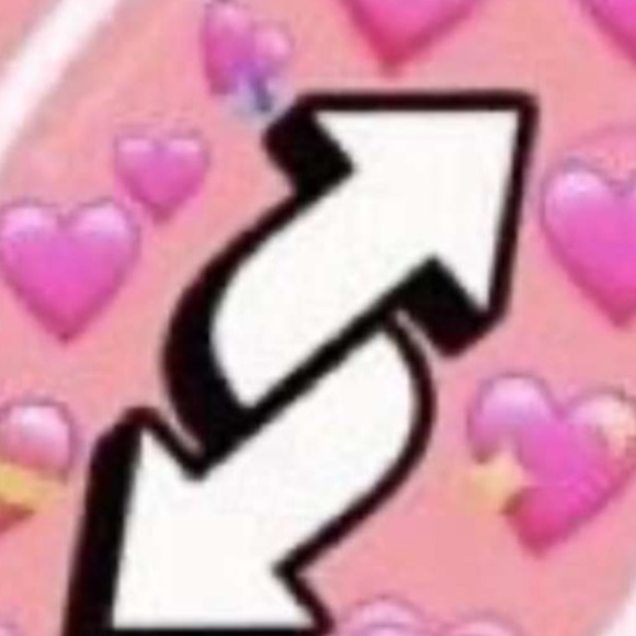 Profile Picture of Nayeli Saltos (@nesaltos) on Poshmark