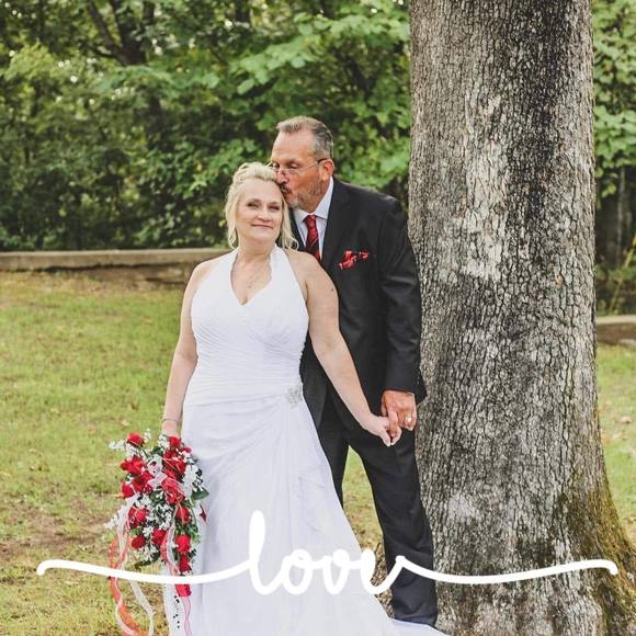 Profile Picture of Kimberly Vanholt (@kimvanholt) on Poshmark