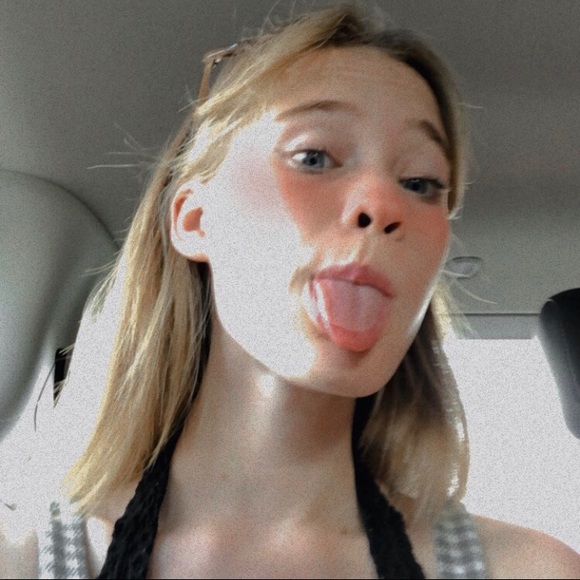 Profile Picture of Ava Prince (@avaprince1) on Poshmark