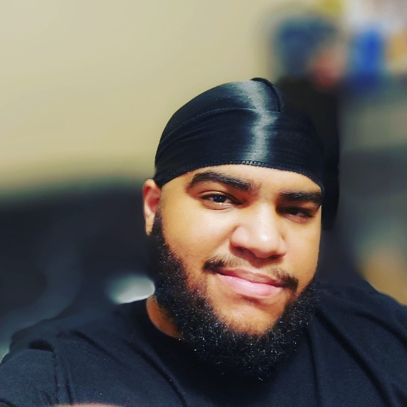 Profile Picture of Emanuel Johnson (@emmanuel2017) on Poshmark