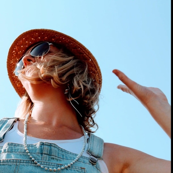 Profile Picture of Lizzie Maligranda (@emaligranda) on Poshmark