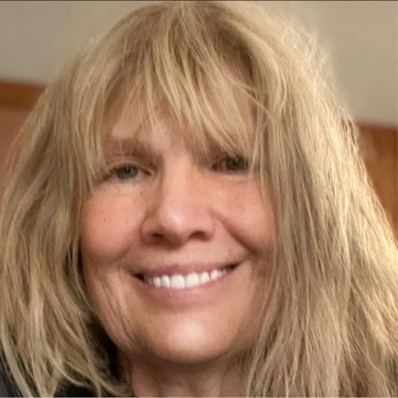 Profile Picture of Joanne Sistek (@josirun) on Poshmark