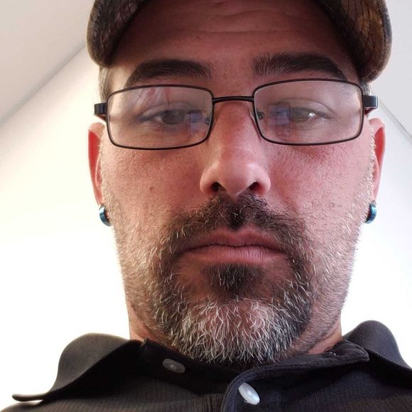 Profile Picture of Carl Harker (@charker_85) on Poshmark