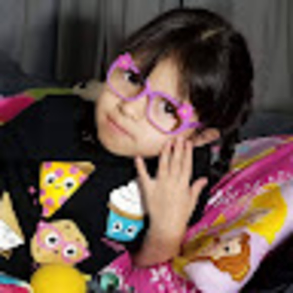 Profile Picture of Leonila Monez (@leonilamonez) on Poshmark