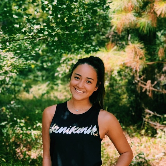 Profile Picture of Logan Halphen (@loganhalphen) on Poshmark