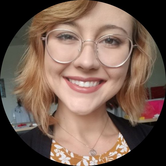 Profile Picture of Toni Carlson (@tonicarlson) on Poshmark
