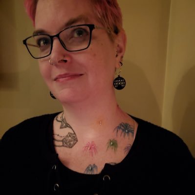 Profile Picture of Lori Campbell (@loribarett) on Twitter