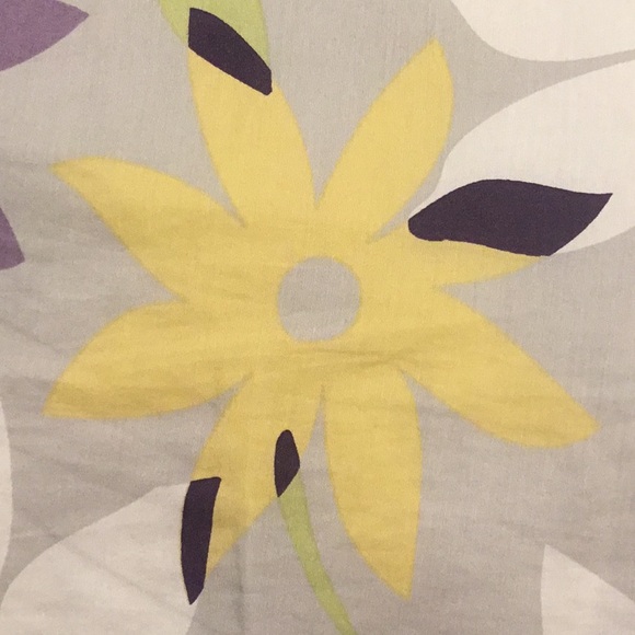 Profile Picture of Lydia Muehleisen (@ljmuehleisen) on Poshmark