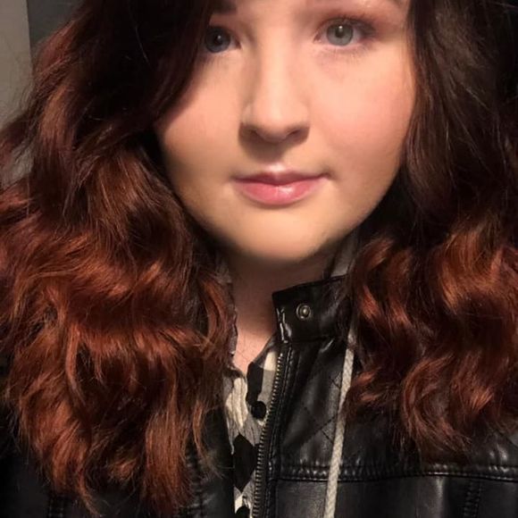 Profile Picture of Jenna Lightfoot (@jenna_lightfoot) on Poshmark