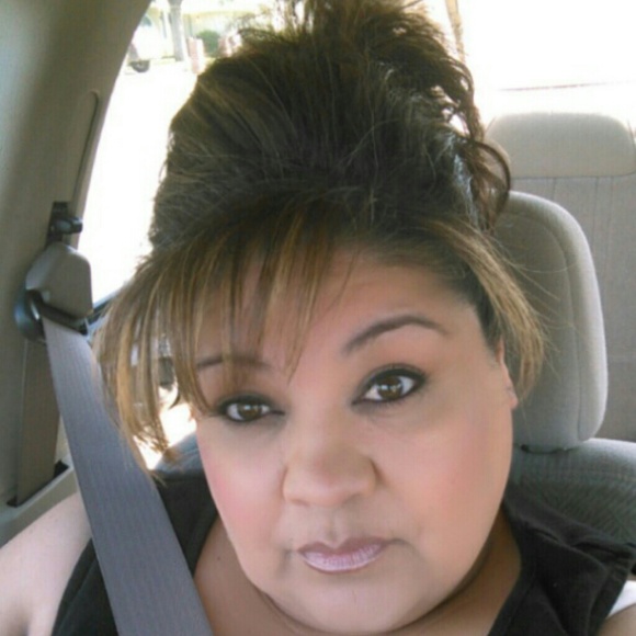 Profile Picture of Mary Cordova (@macg68) on Poshmark