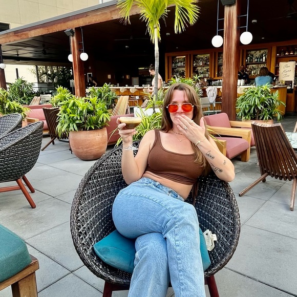 Profile Picture of Sallie jane Manterola (@salliejane) on Poshmark