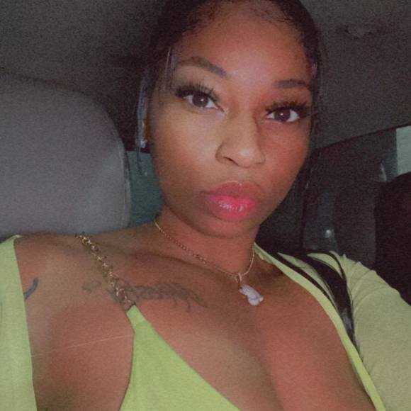 Profile Picture of Alexis Murrell (@alexisallen2018) on Poshmark