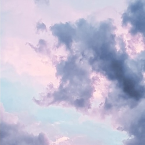 Profile Picture of Alice Miller (@aloupilou) on Poshmark