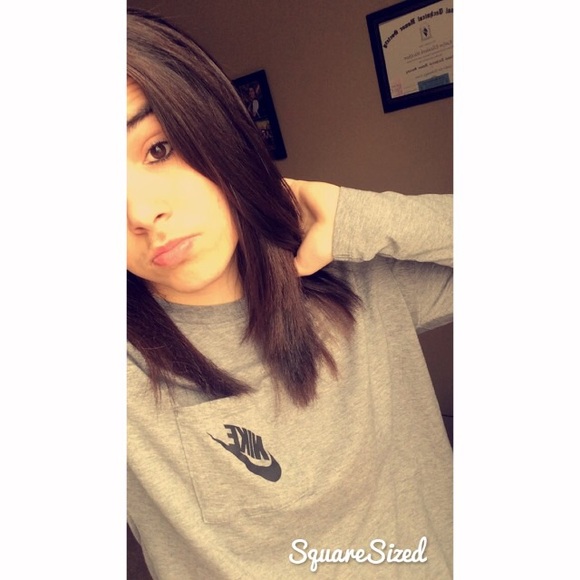 Profile Picture of Kailyn Hackbart (@kehack13) on Poshmark