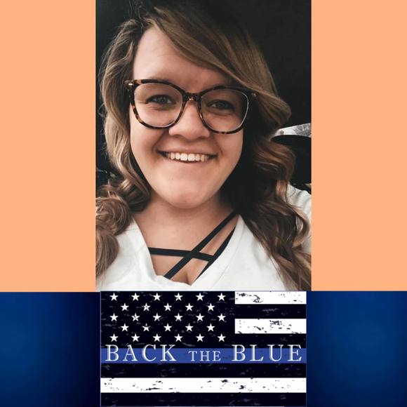 Profile Picture of Andreanna Smith (@andiee94) on Poshmark