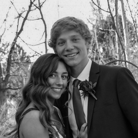 Profile Picture of Gabriel Noel (@gabriel_noel23) on Poshmark