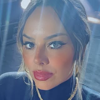 Profile Picture of •JOANNÀ ROCHA• (@joanarocha) on Instagram