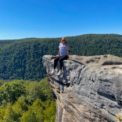 Profile Picture of Jessie Weaver (@_jessieweaver) on Twitter