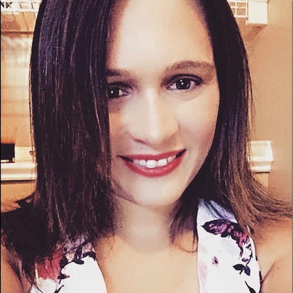 Profile Picture of Whitney Hudson (@whitneyhudso951) on Poshmark