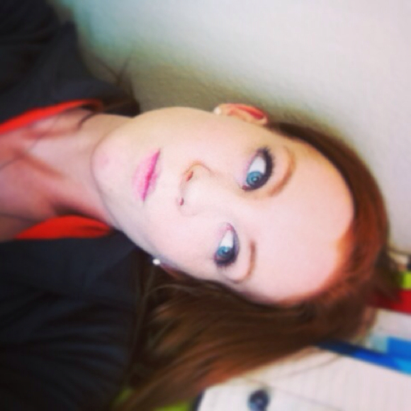Profile Picture of Katelyn Tinkey (@kate_tiny) on Poshmark