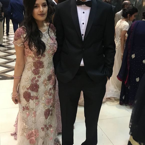 Profile Picture of Maariah Ahmed (@maariahahmed) on Poshmark