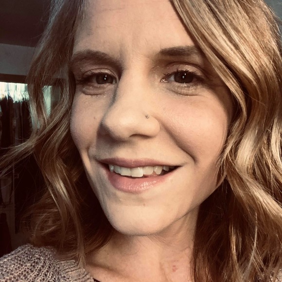 Profile Picture of Katie Gower (@k8e312) on Poshmark