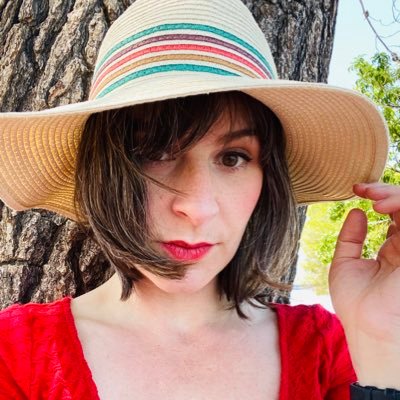 Profile Picture of Molly Bates Johnson (@MollyMoxie) on Twitter