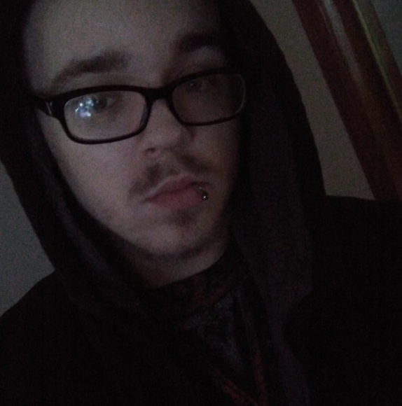 Joseph Doolen - Poshmark Profile Picture of Joseph Doolen (@flamelordking) on Poshmark