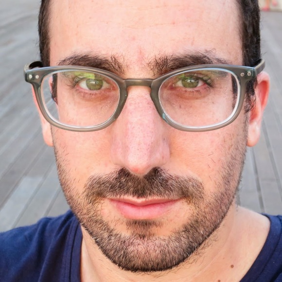 Profile Picture of Nadav Linial (@nadavlinial) on Poshmark