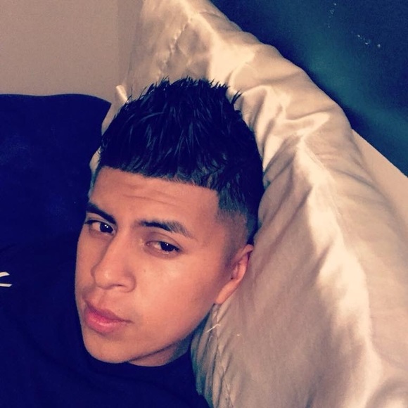 Profile Picture of Daniel Bonilla (@danielitogb1913) on Poshmark