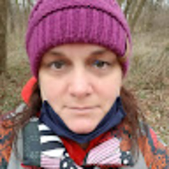 Profile Picture of Laura Fonash (@laurafonash) on Poshmark