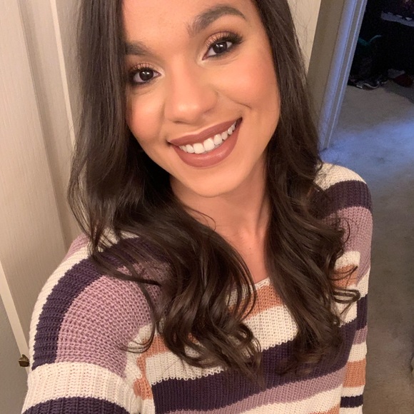 Profile Picture of Felicia Wetzel (@fifiwetzel) on Poshmark