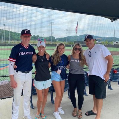 Profile Picture of Ron Schultz Sr (@schultzbballnut) on Twitter