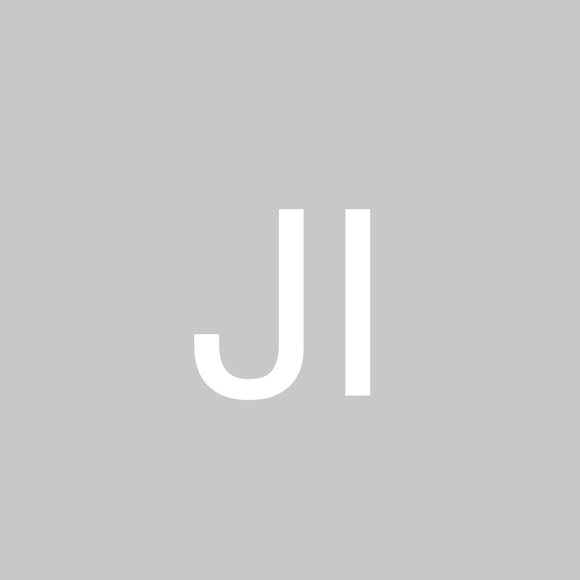 Profile Picture of Jean Iannuzzelli (@weejean) on Poshmark