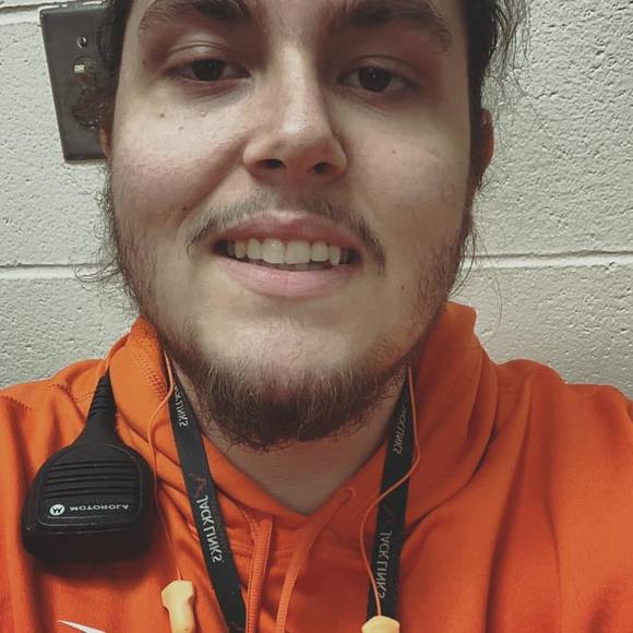 Profile Picture of John Skinner (@skinnersm) on Poshmark