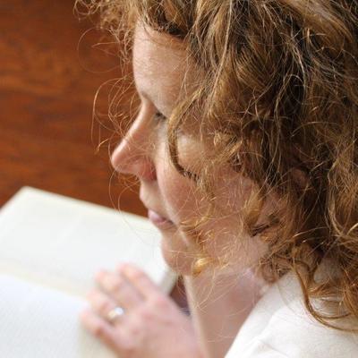 Profile Picture of Julia Janssen (@juljawriter) on Twitter