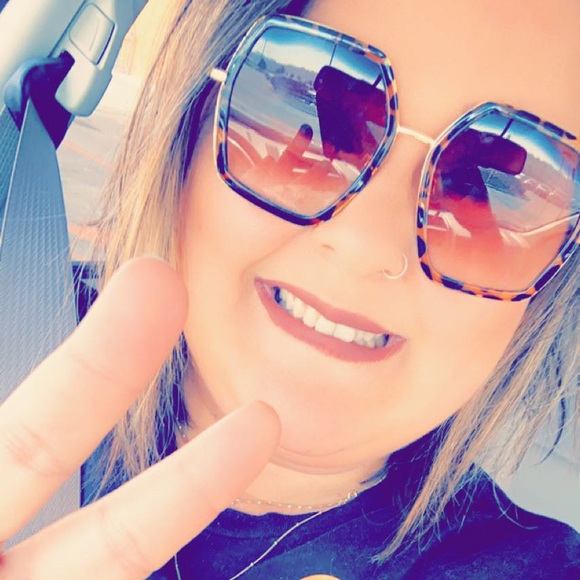 Profile Picture of Allison Plath (@allison_plath) on Poshmark